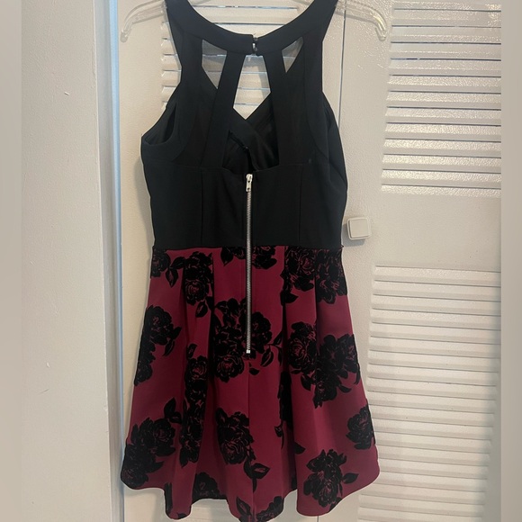 Crystal Doll Juniors black floral Velvet dress Christmas - Picture 3 of 4